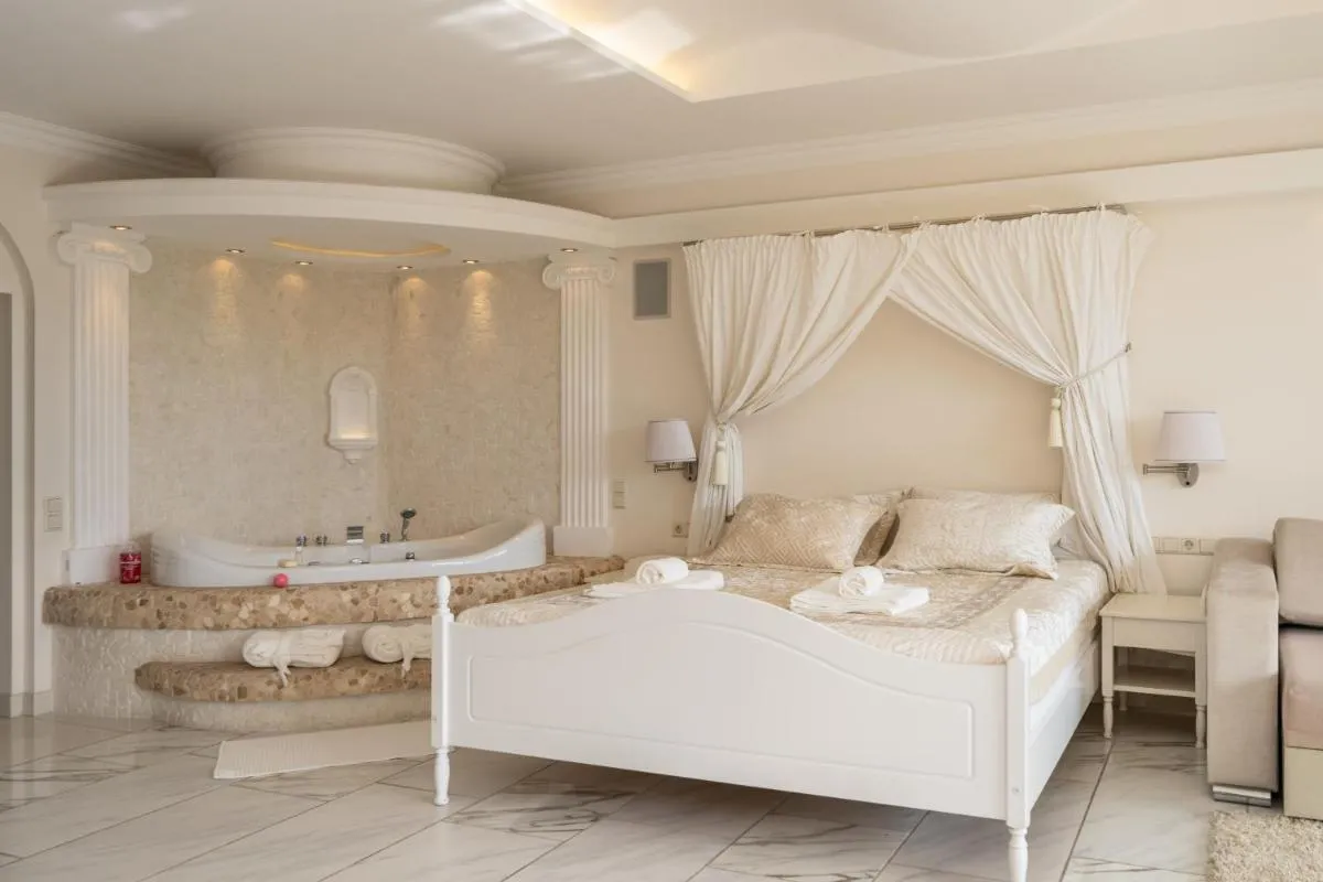 Image 6 of #1 Luxury Jacuzzi Penthouse In Quiet Centre Riga
