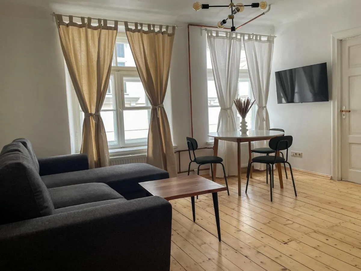 Image 2 of 1 bd Old Town apartment – 2 min from Dome Church