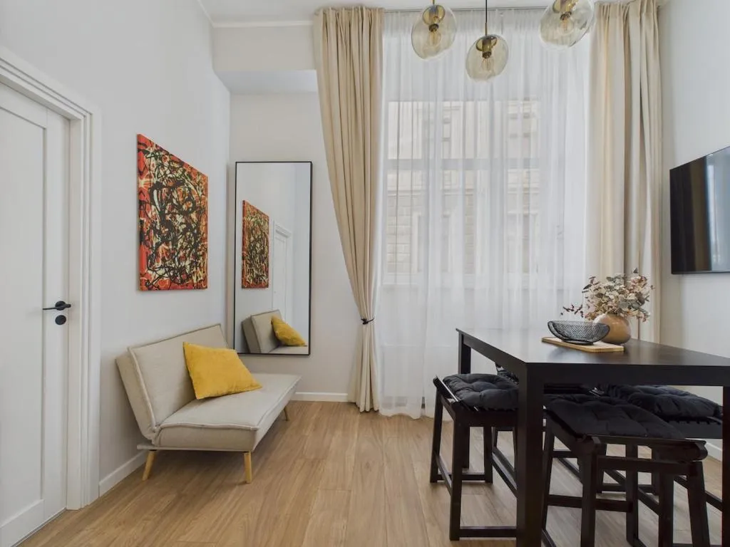 Image 1 of 1-bedroom Ground-Floor Loft Apartment