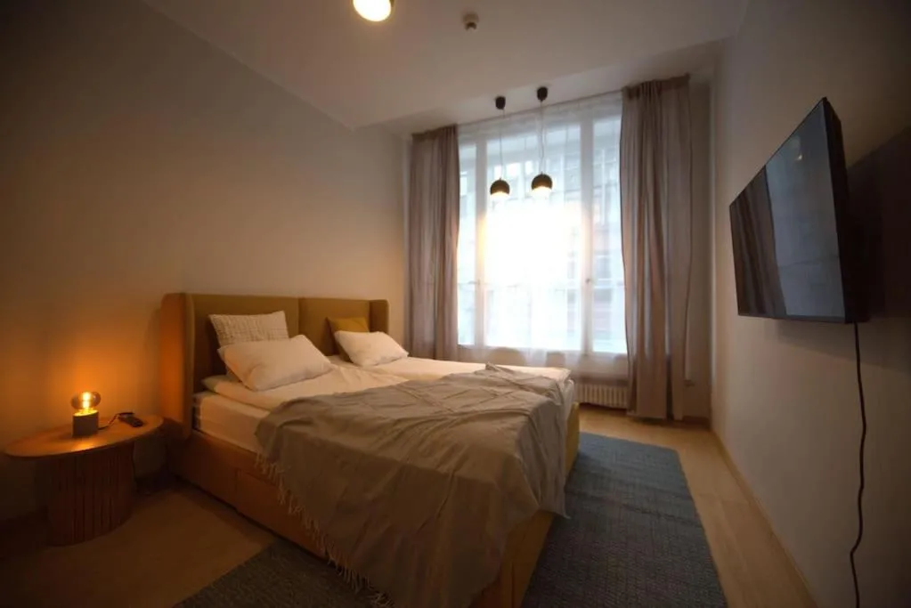 Image of 3 bedroom apartment in the Old/T