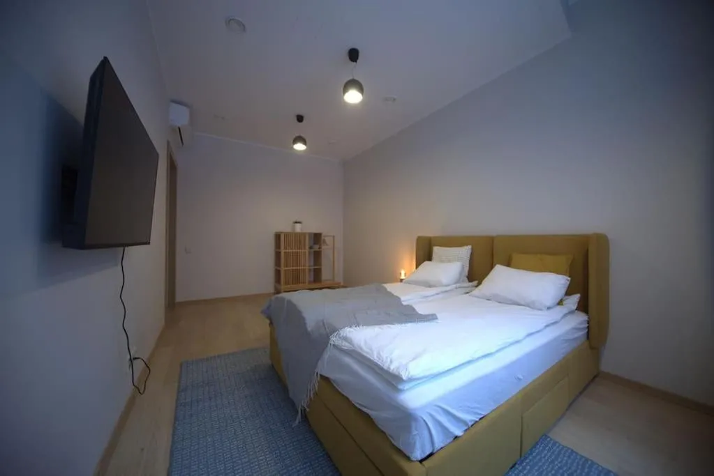 Image 5 of 3 bedroom apartment in the Old/T