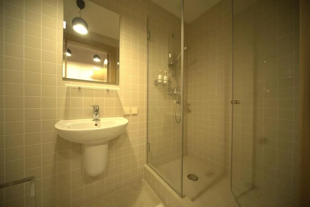 Image 2 of 3 bedroom apartment in the Old/T
