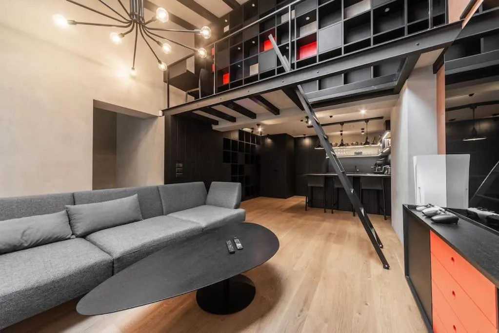 Image 4 of 3 storey apartment with a character and a terrace