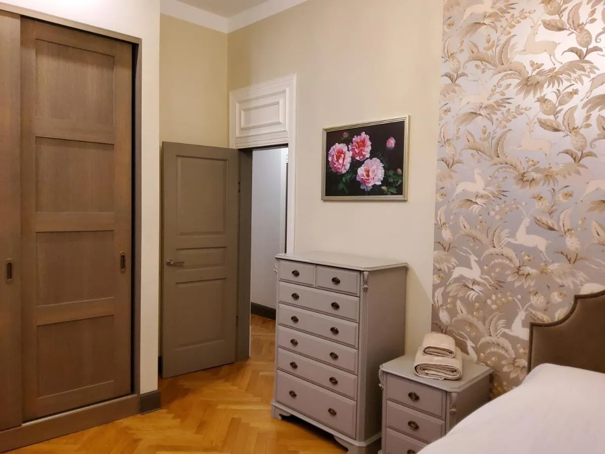 Image 5 of Al Pacino apartment