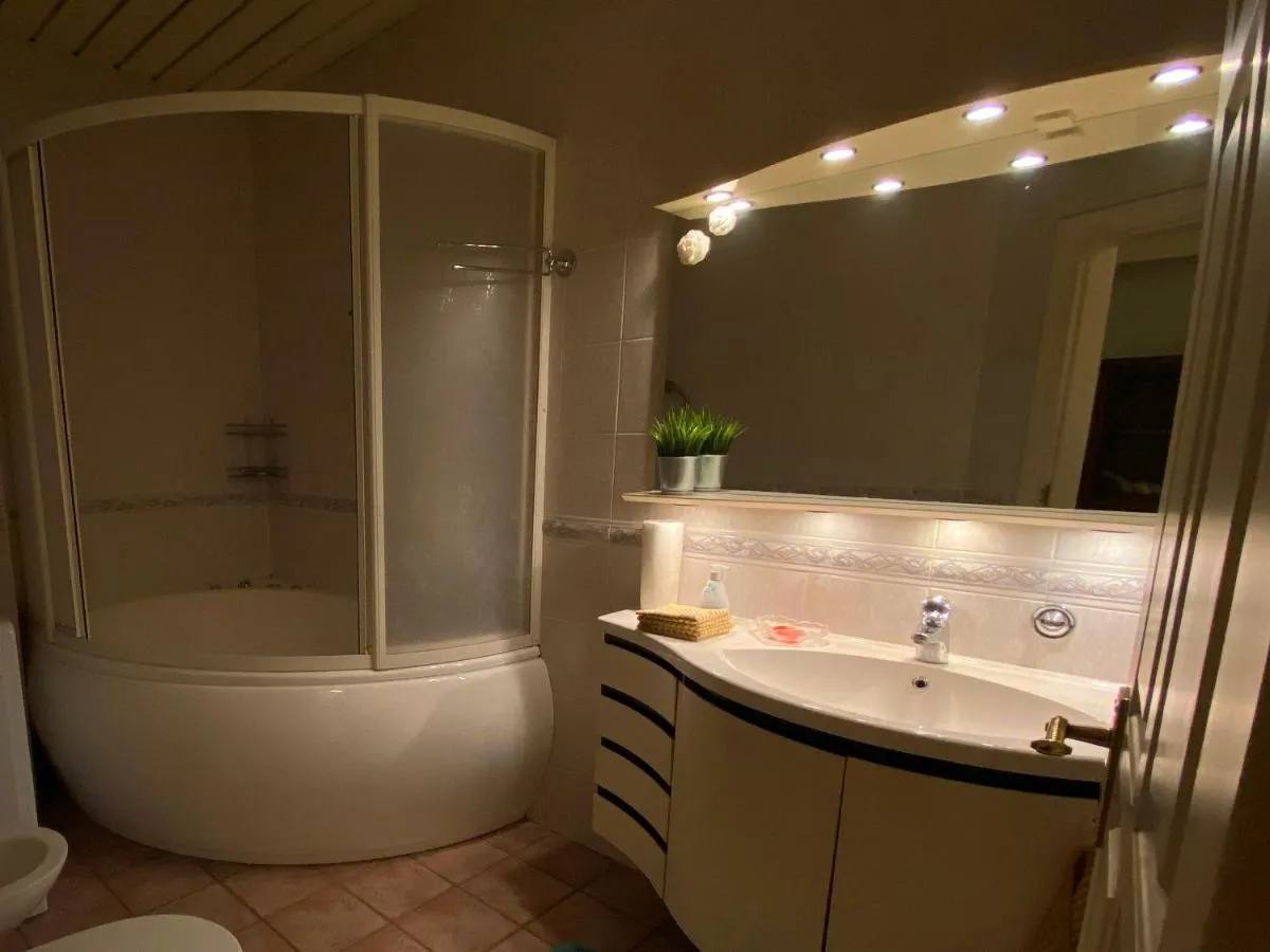 Image 2 of Alunana LUX & Jacuzzi apartment in Art Nouveau district, 74 sqm, 1870s, Self check-in