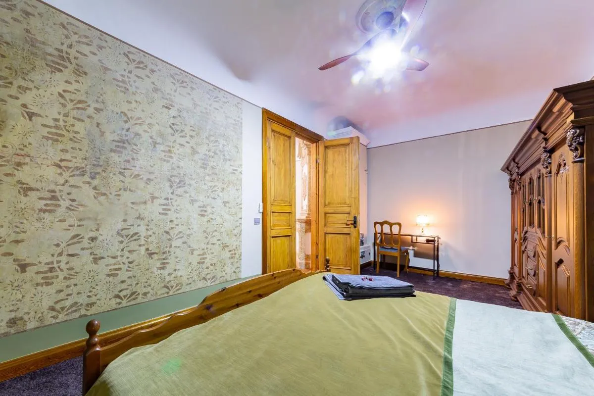 Image 5 of Ancient Storie’s AP 65sqm Renovated Free parking