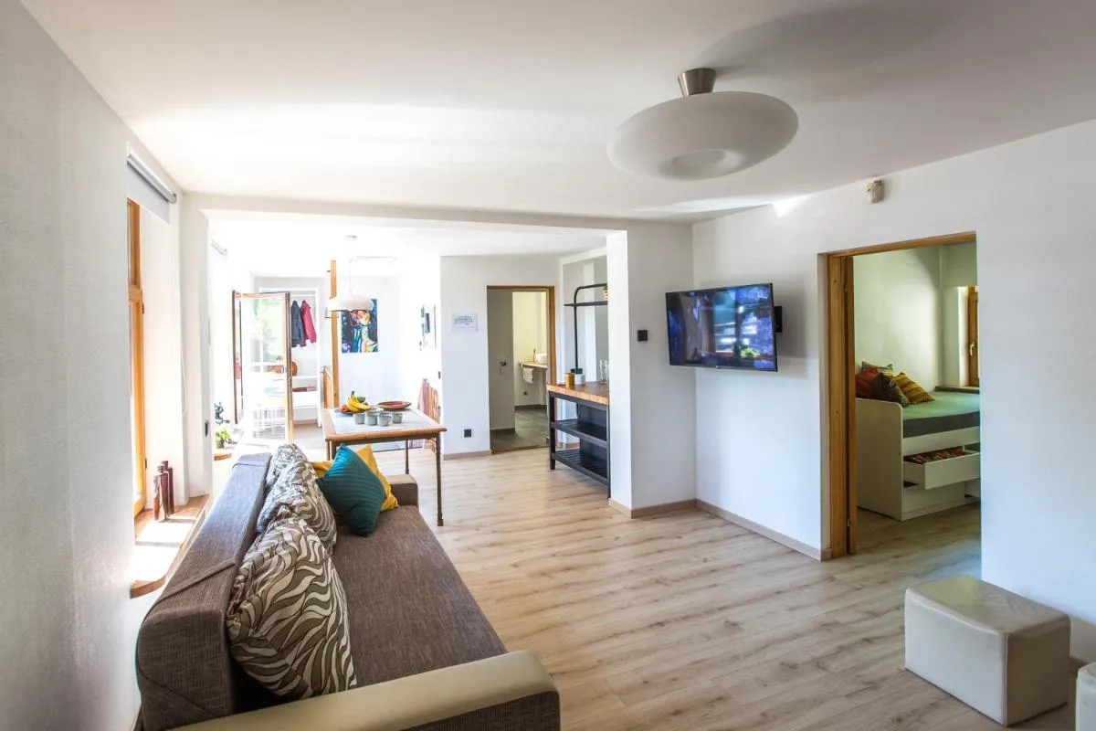 Image 4 of Apartment with a terrace and a hot tub
