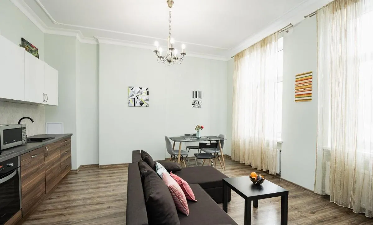 Image of Art Deco One-Bedroom Suite in Library House with Free 5G WiFi