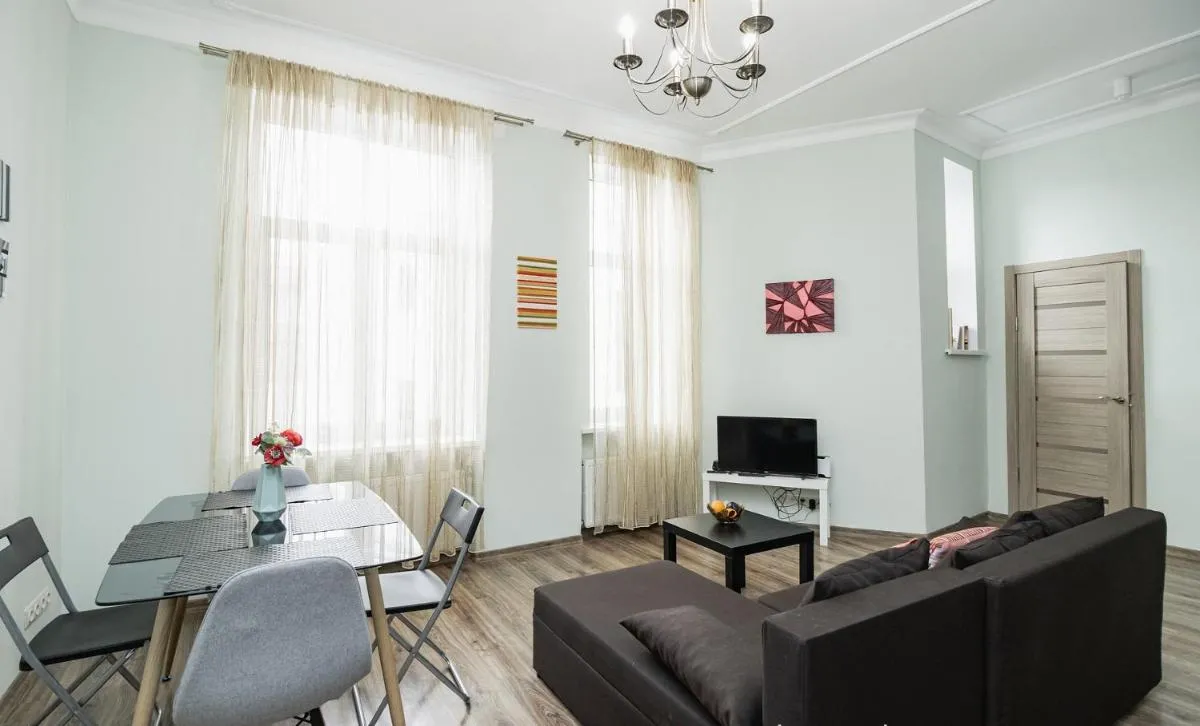 Image 4 of Art Deco One-Bedroom Suite in Library House with Free 5G WiFi