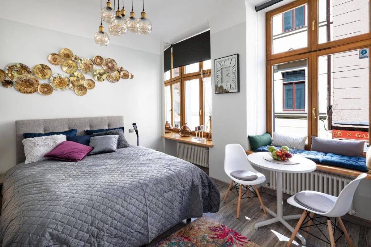 Image 1 of Art Design King Bed Studio Apartment In Old Town
