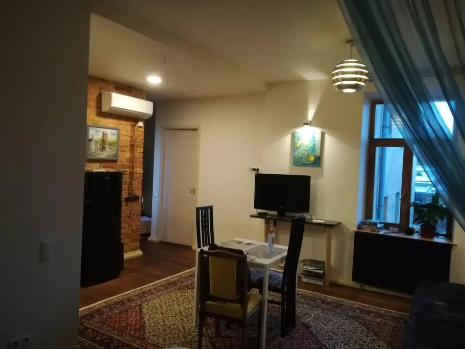 Image 2 of Art Illery Apartment