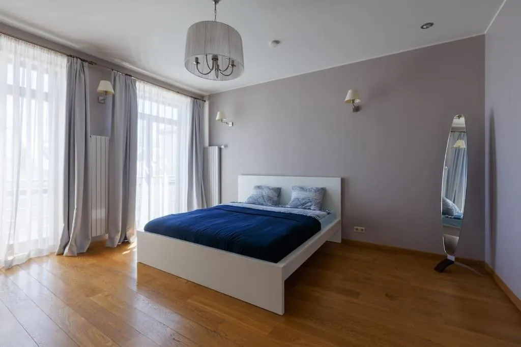 Image 6 of BIG 3-Bedroom and 3-Bathroom apartament