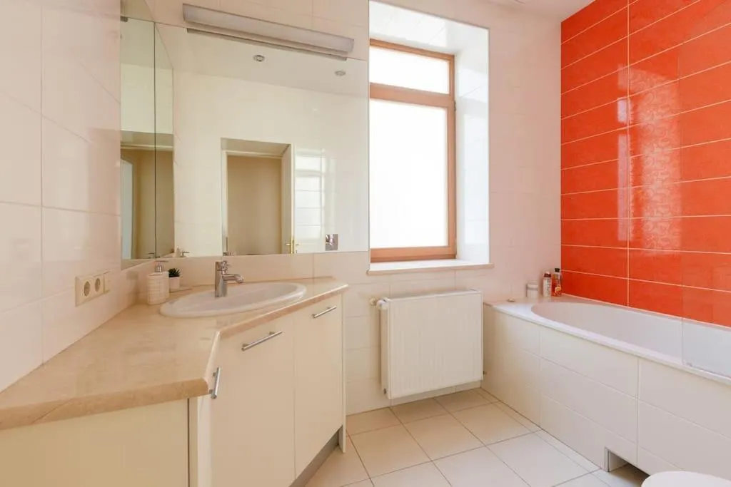 Image 2 of BIG 3-Bedroom and 3-Bathroom apartament
