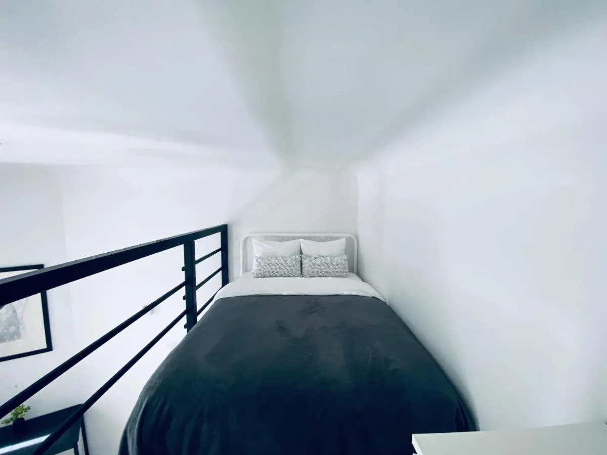 Image 5 of B&W Apartment