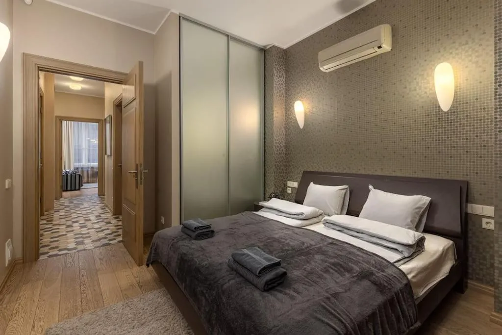 Image 1 of Beautiful 1bd Old Town Apartment