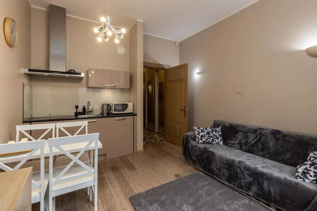Image 3 of Beautiful 1bd Old Town Apartment