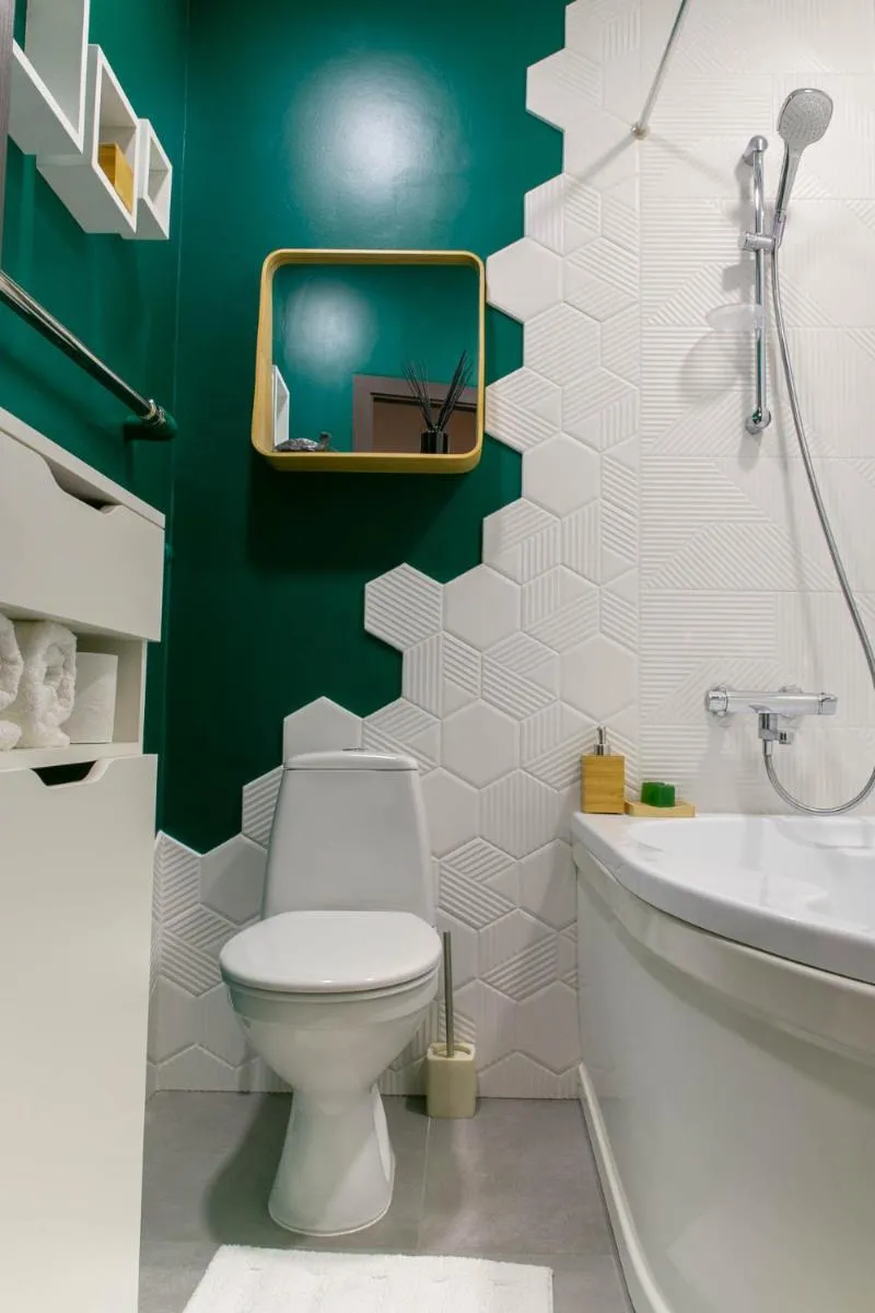 Image 3 of Brassy apartment