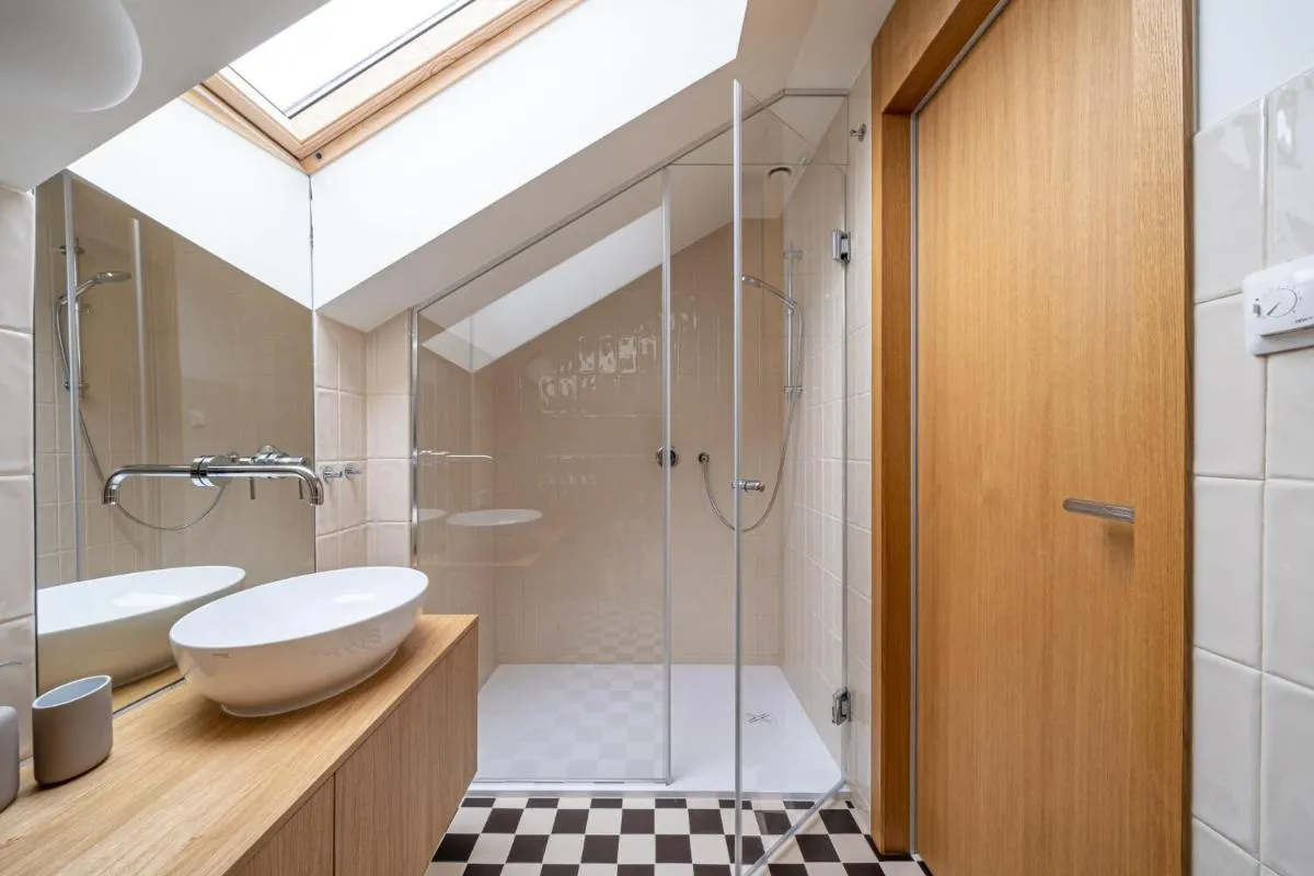 Image 6 of Bright Designer Apartment In City Centre