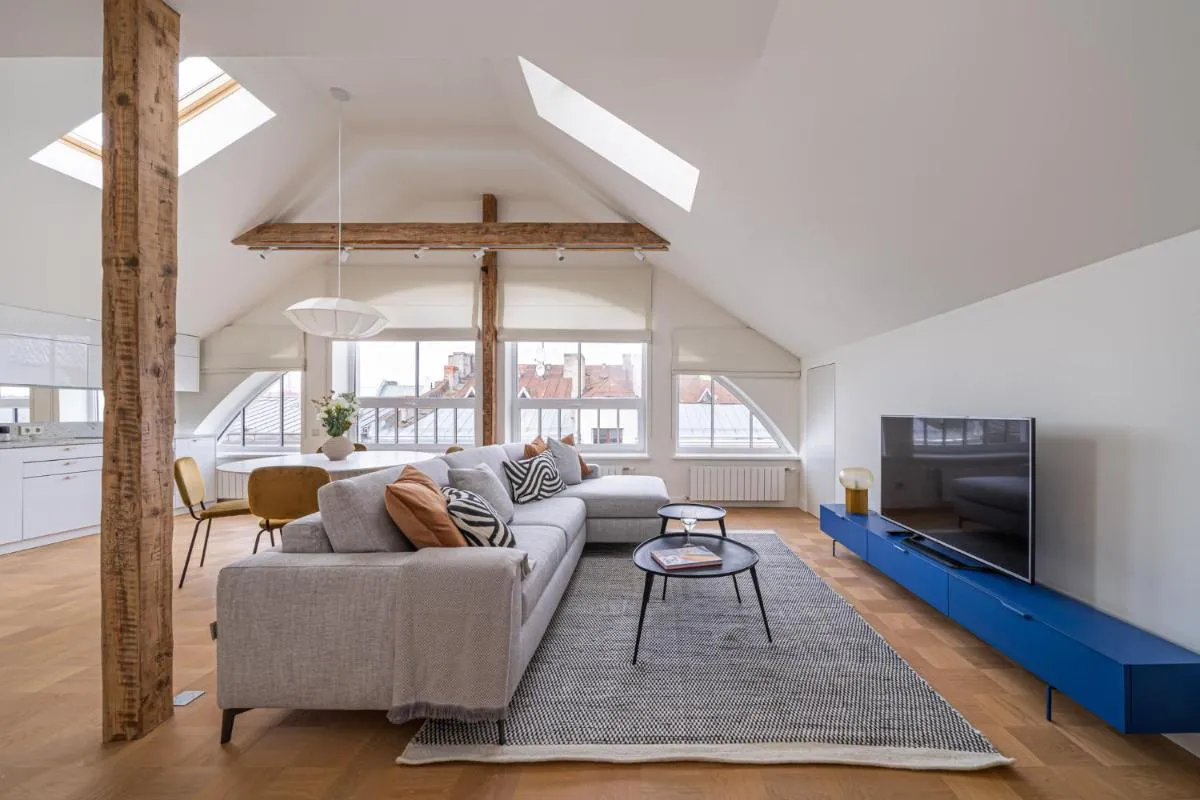 Image 4 of Bright Designer Apartment In City Centre