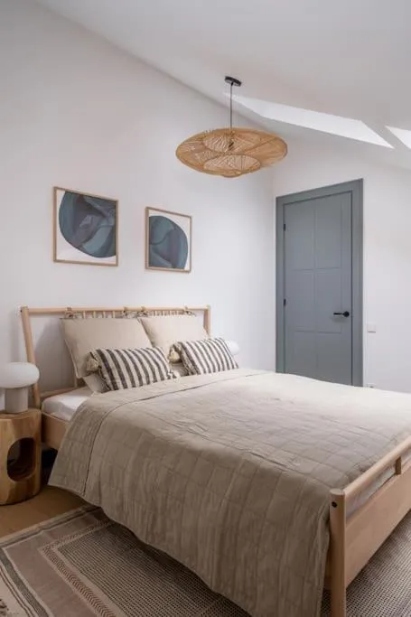 Image 5 of Bright Designer Mansard in city centre