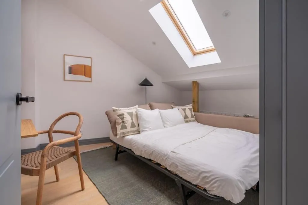 Image 1 of Bright Designer Mansard in city centre