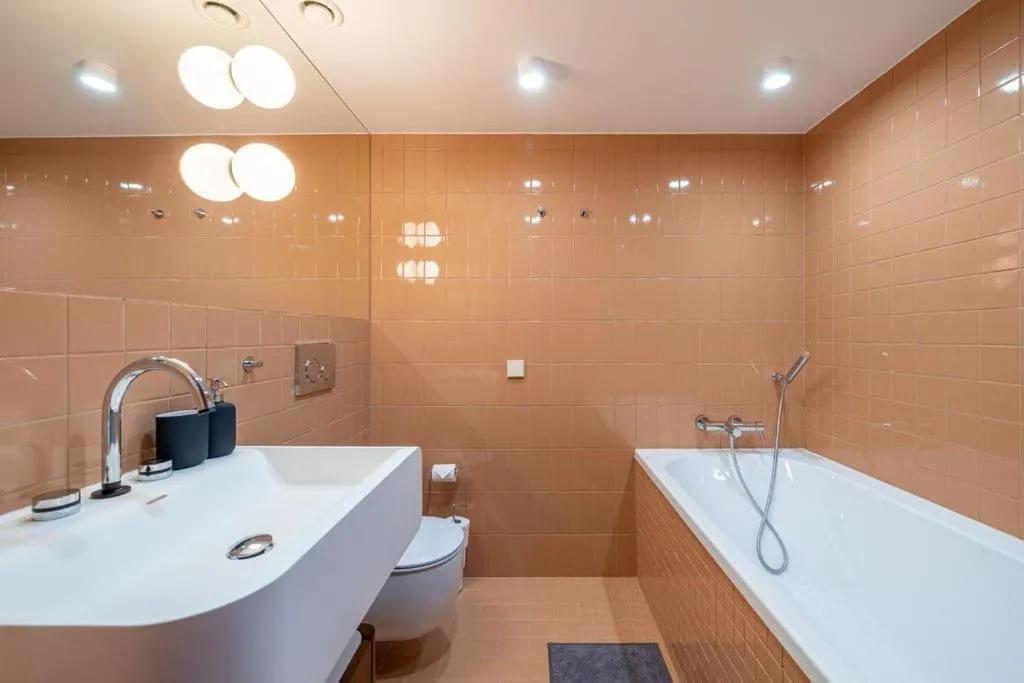 Image 2 of Bright designer Loft in the city center
