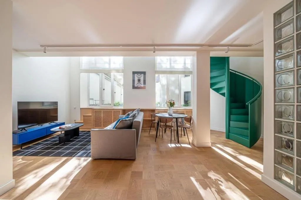 Image 4 of Bright designer Loft in the city center