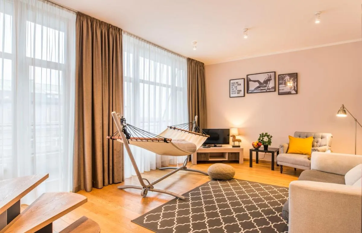 Image 4 of Central 2-level Penthouse with Terrace and free parking