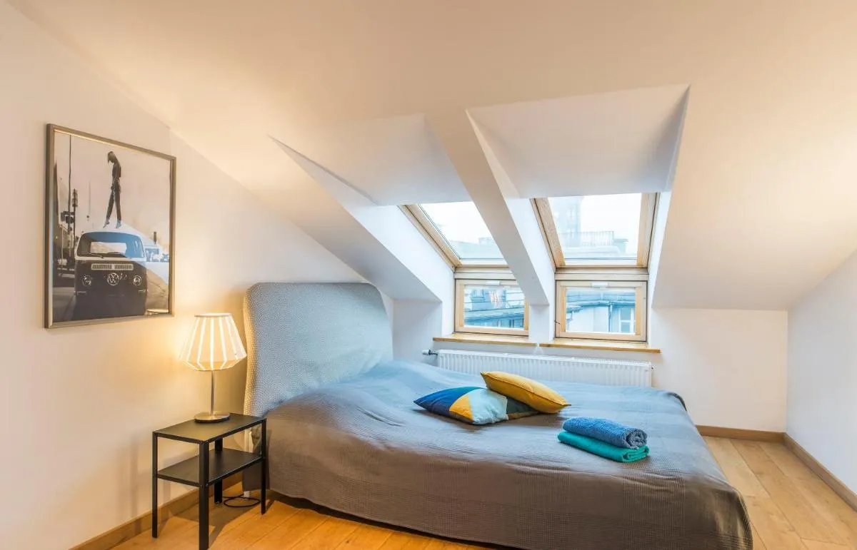 Image 3 of Central 2-level Penthouse with Terrace and free parking