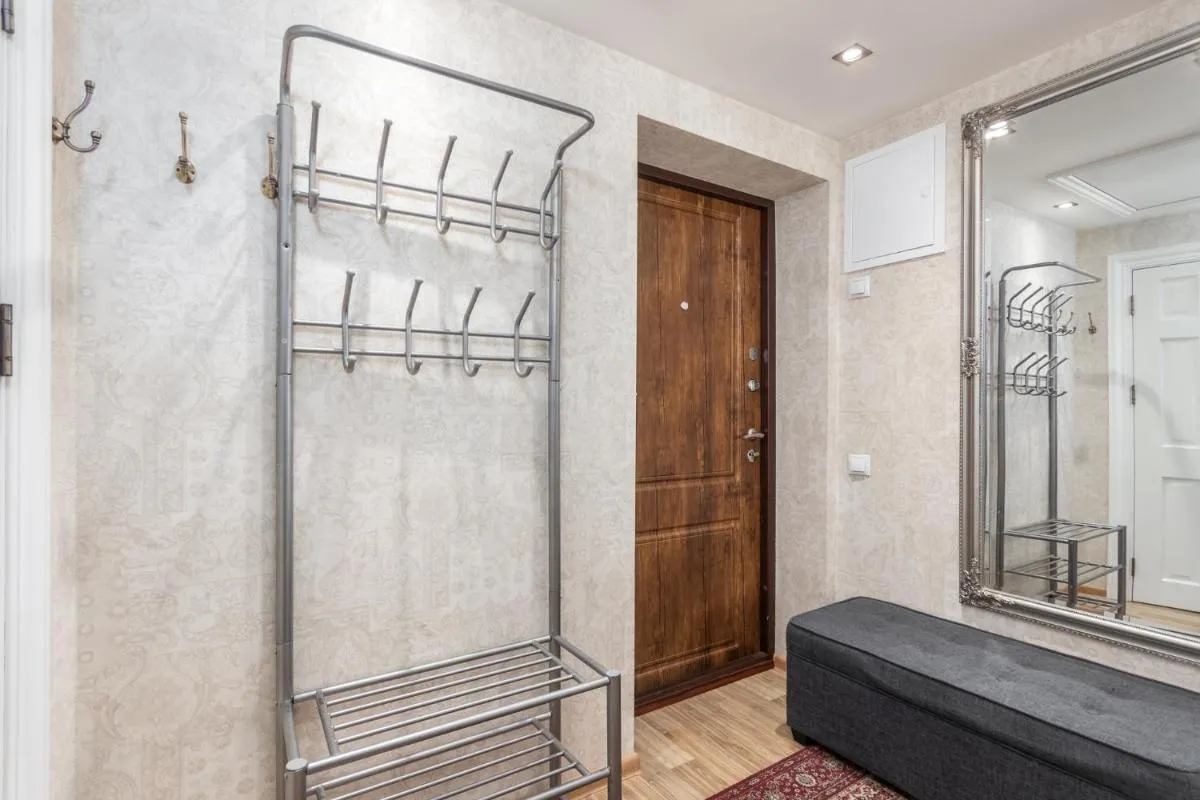 Image 2 of Central, Spacious, Elegant Apartment – Free Private Parking!