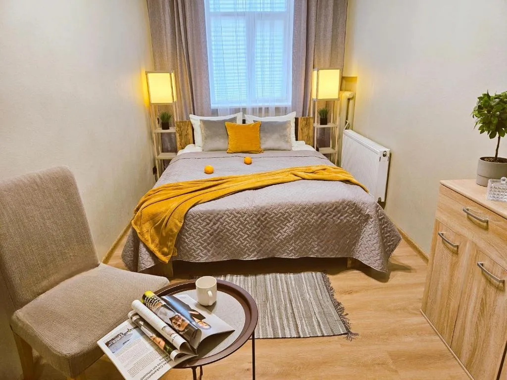 Image 1 of Centrally located Two Bedroom Apartment, five min Walk to Old Town, Train & Bus stations