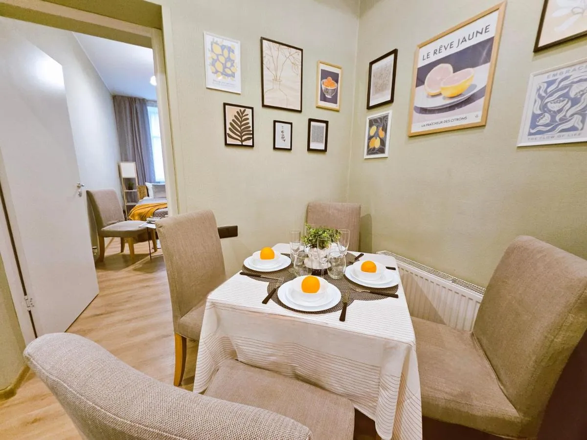 Photo 2 of Centrally located Two Bedroom Apartment, five min Walk to Old Town, Train & Bus stations
