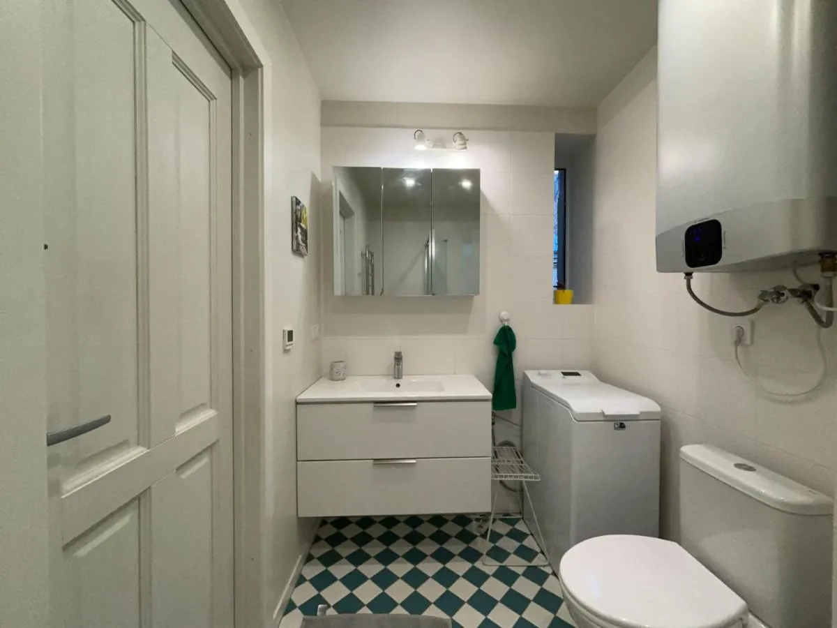 Image 2 of Charming and spacious apartment in the embassy area