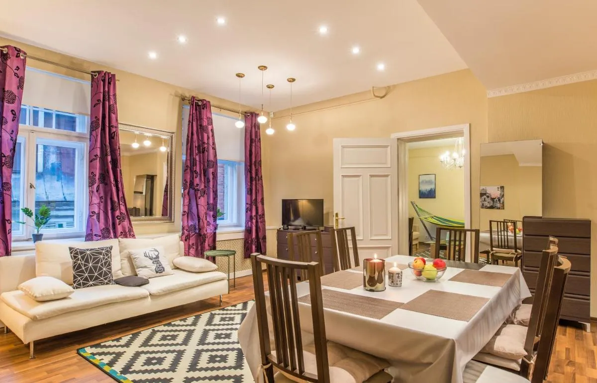Image 3 of Charming spacious 3 bedroom in Old Town