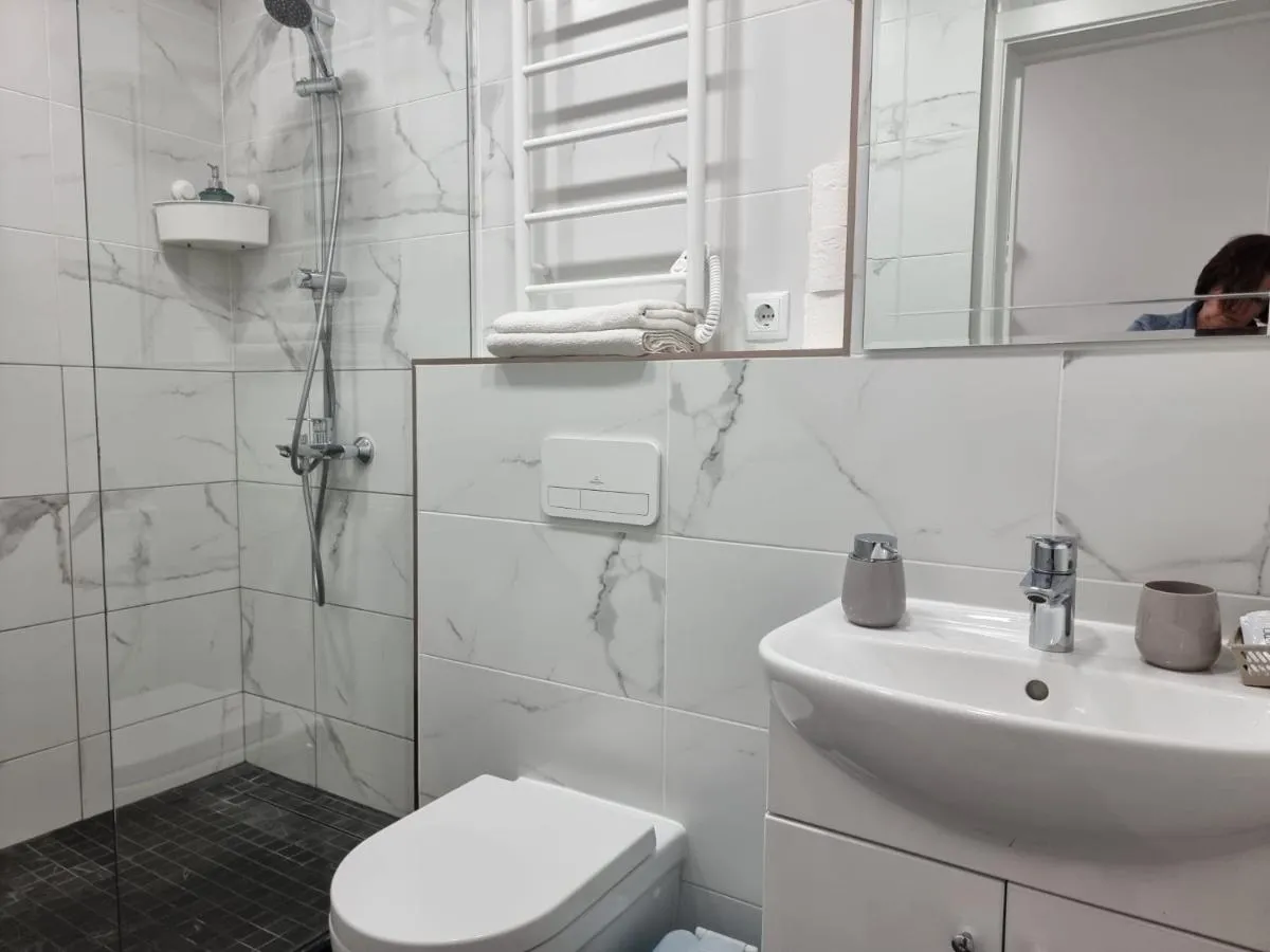 Image 2 of City Inn Riga Apartment, new renovated in Quiet center with balcony with parking