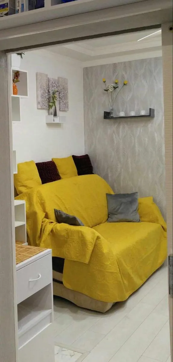 Image 3 of Colorfull Experience in Hause built 1910 Fast free WiFi Free Parking