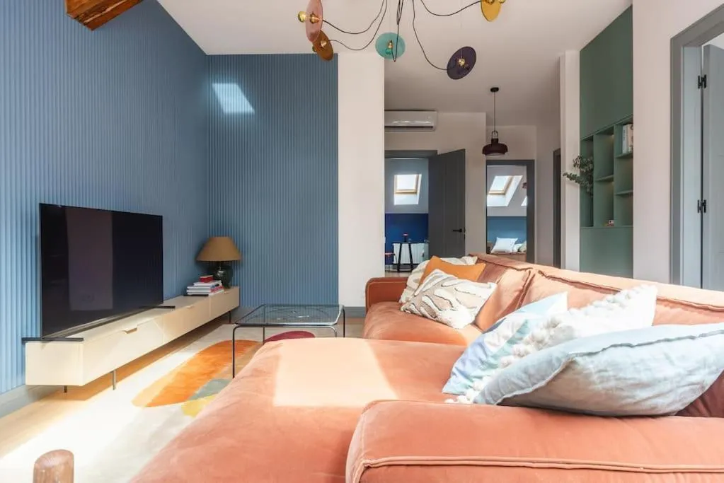 Image 2 of Colourpop: Luxurious Uptown Apartment in Riga