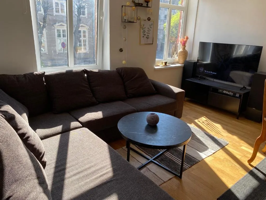 Image of Cosy 2 room 55m2 Centric 10min to Old Town AC