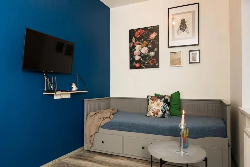 Image 4 of Cute studio APT with a View over the rooftops and Free parking in the area