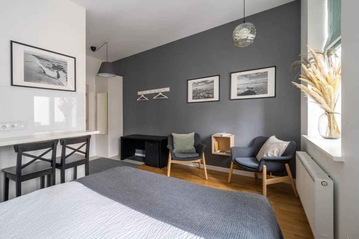 Image 6 of Elegant Studio with airconditioner and elevator, 9 min walk to Old town