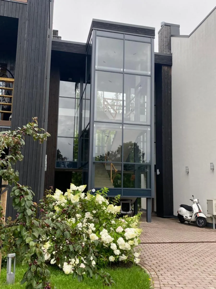 Photo 5 of Elegant Riverside Flat