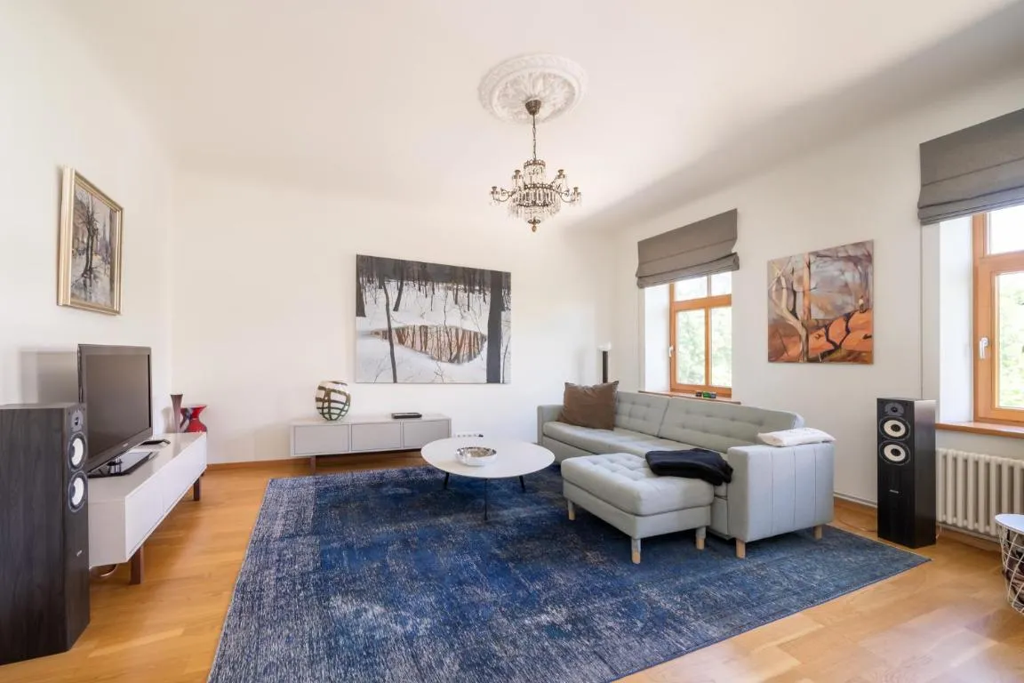 Image of Elegant and spacious apartment