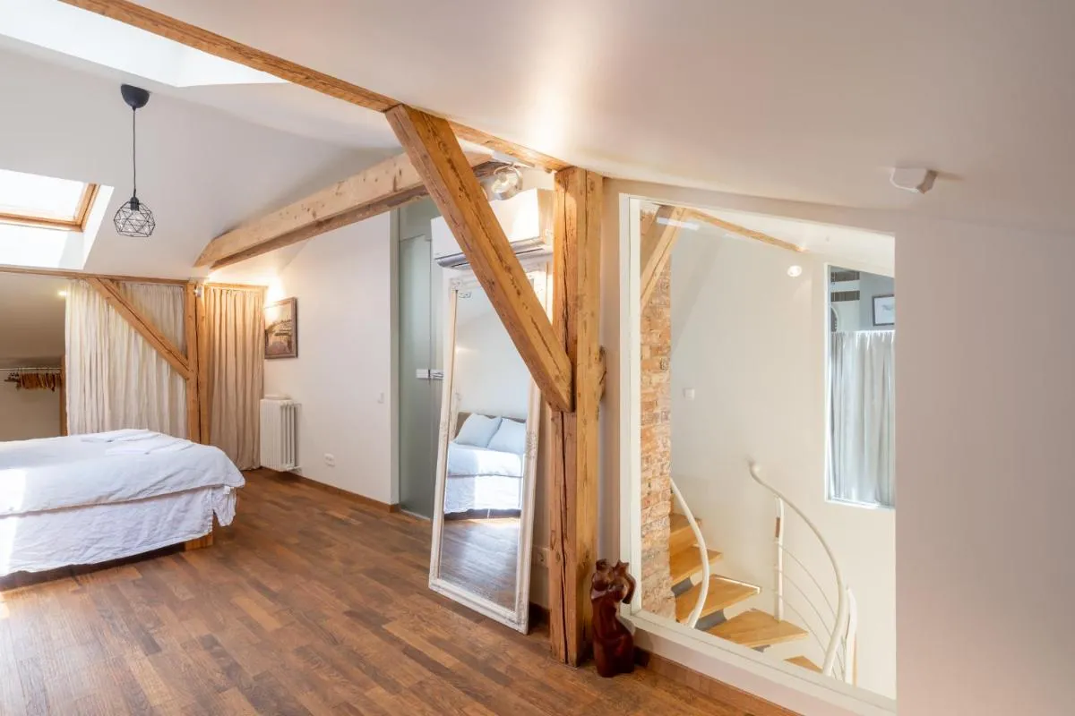 Image 1 of Elegant and spacious apartment