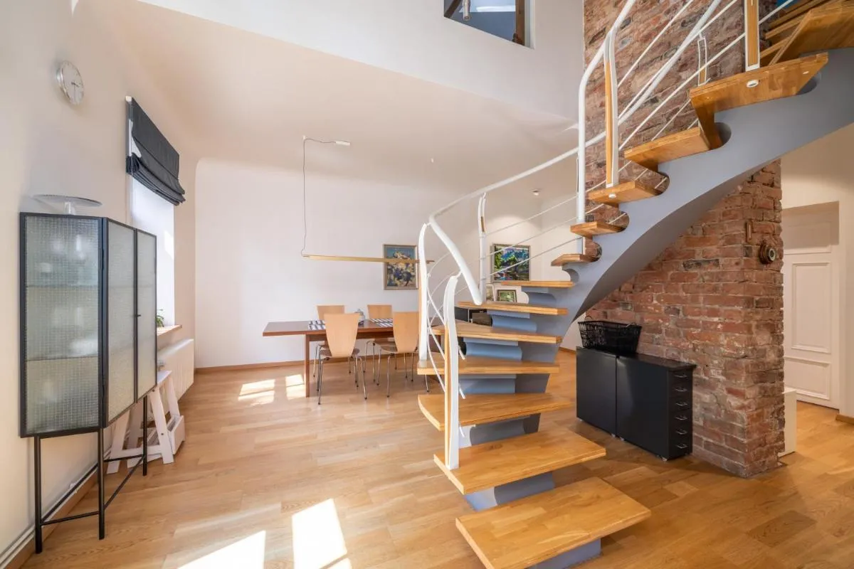 Image 4 of Elegant and spacious apartment