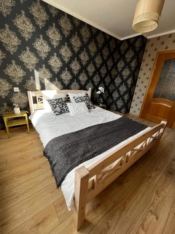 Image 1 of Fresh&Cozy apartment, parking free, 15 min walk to center