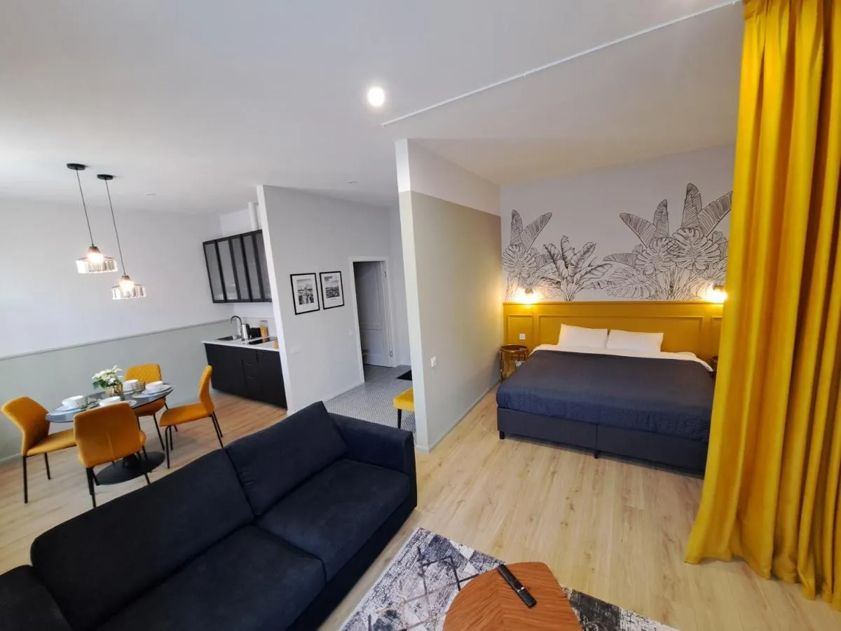 Image 1 of Golden Palms Apartment in the city centre