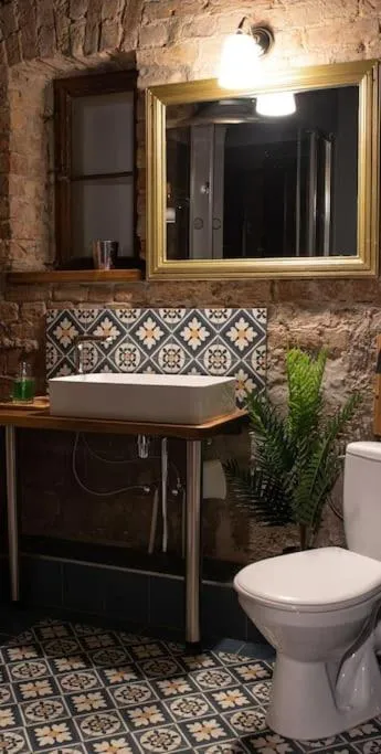 Image 3 of Horse House Apartment