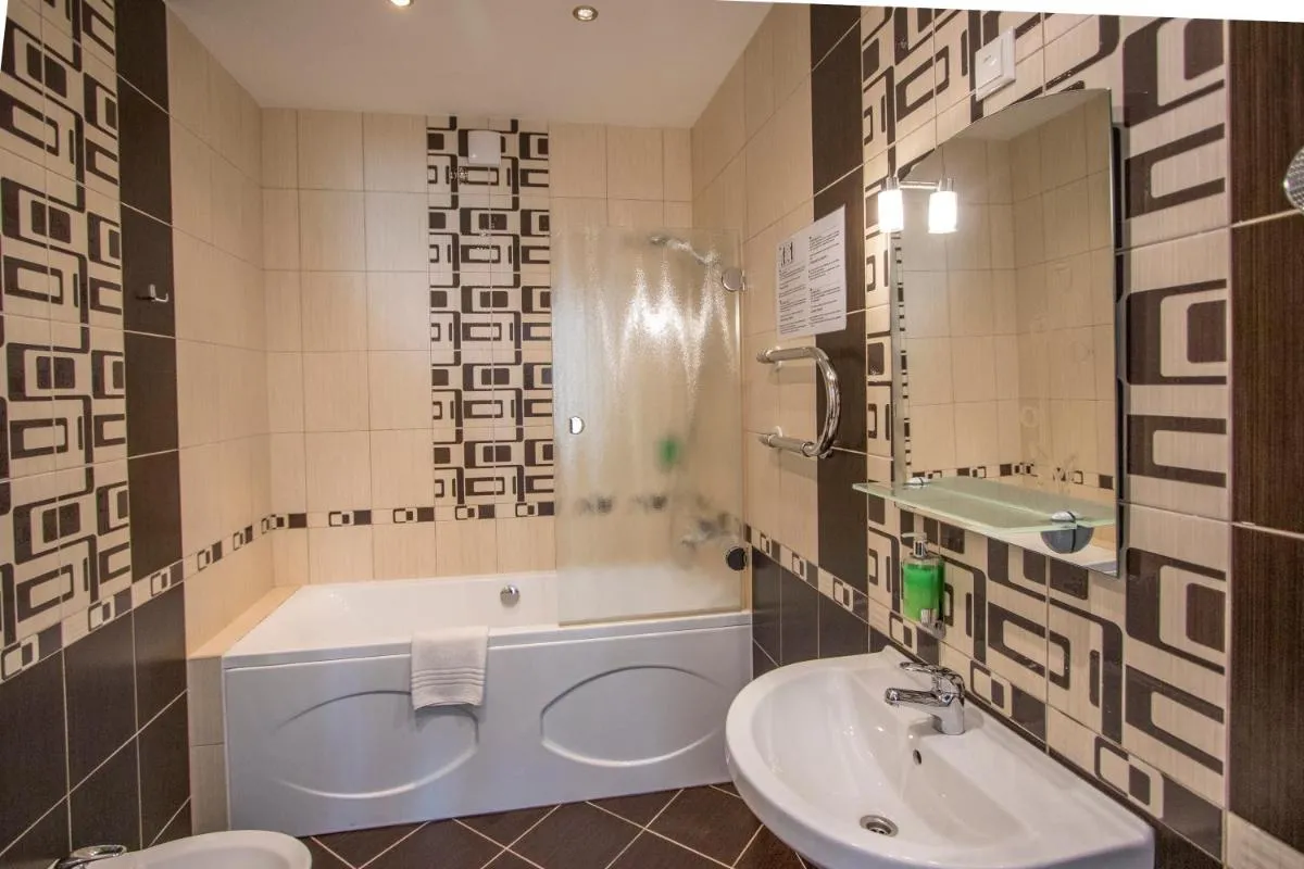 Image 2 of Hotel BEST with FREE PARKING