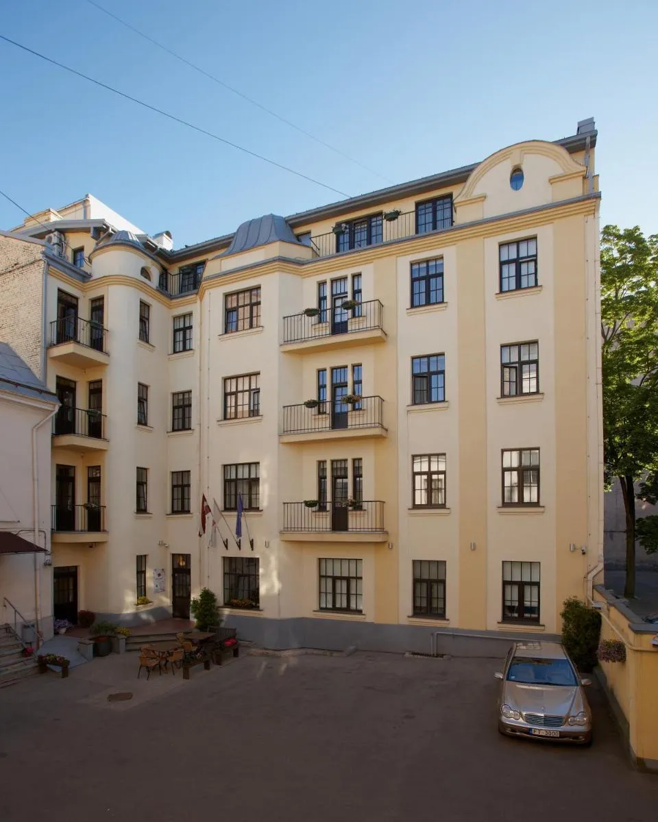 Image 3 of Hotel Edvards