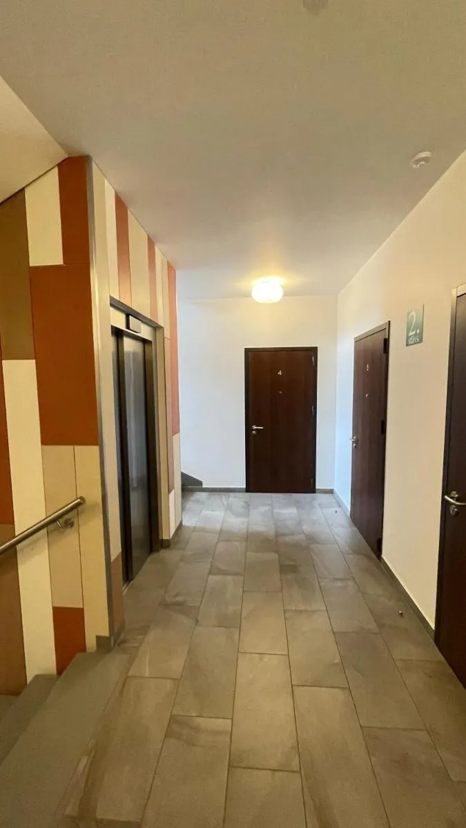 Image 2 of Hugo apartment & parking